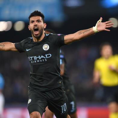  

Manchester Citys Argentinian striker Sergio Aguero celebrates after scoring during the UEFA Champions League football match Napoli vs Manchester City on November 1, 2017 at the San Paolo stadium in Naples. Sergio Aguero scores club record 178th Man City goal. / AFP PHOTO / 

Editoria: SPO
Local: Naples
Indexador: FILIPPO MONTEFORTE
Secao: soccer
Fonte: AFP
Fotógrafo: STF