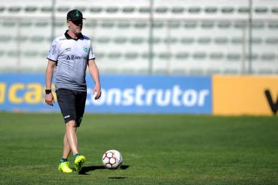  CAXIAS DO SUL, RS, BRASIL 02/11/2017Treino do Juventude antes de enfrentar o Ceará pela Série B do Campeonato Brasileiro de Futebol. Na foto: O técnico Antonio Carlos Zago. (Felipe Nyland/Agência RBS)