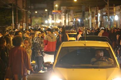  

PORTO ALEGRE, RS, BRASIL, 31/07/2017 - Movimento na Rua João Alfredo, no bairro Cidade Baixa, em Porto Alegre.
(Foto: André Feltes / Especial)