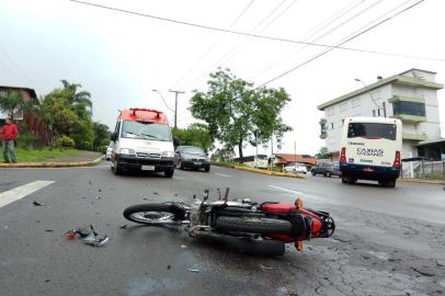 Motociclista fica ferido em acidente na Perimetral Norte, em Caxias