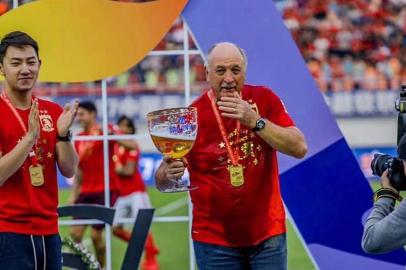  Felipão ganha homenagem no telão do estádio em despedida da ChinaFoto: Guangzhou Evergrande, Divulgação