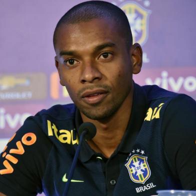 Brazils football team player Fernandinho speaks during a press conference after a training session at the Arena Dunas stadium in Natal, Brazil on October 3, 2016. Brazil will face Bolivia in a FIFA World Cup Russia 2018 qualifier match on October 6.
NELSON ALMEIDA / AFP