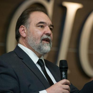 Secretário de Planejamento, Governança e Gestão, Carlos Búrigo, durante reunião-almoço na Câmara de Indústria, Comércio e Serviços (CIC) de Caxias do Sul. 