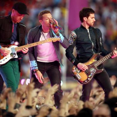 Pepsi Super Bowl 50 Halftime Show

SANTA CLARA, CA - FEBRUARY 07: (L-R) Jonny Buckland, Chris Maritn and Guy Berryman of Coldplay perform onstage during the Pepsi Super Bowl 50 Halftime Show at Levis Stadium on February 7, 2016 in Santa Clara, California.   Matt Cowan/Getty Images/AFP

Editoria: SPO
Local: Santa Clara
Indexador: Matt Cowan
Secao: American Football
Fonte: GETTY IMAGES NORTH AMERICA
Fotógrafo: STF