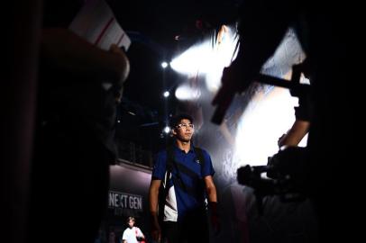  

South Korea Hyeon Chung arrives to play his mens singles semi final tennis match of the first edition of the Next Generation ATP Finals in Milan on November 8, 2017, an annual mens youth tennis tournament organized by the Italian Tennis Federation and the Italian Olympic Committee. / AFP PHOTO / MARCO BERTORELLO

Editoria: SPO
Local: Milan
Indexador: MARCO BERTORELLO
Secao: tennis
Fonte: AFP
Fotógrafo: STF