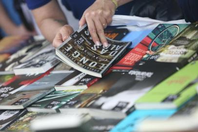  

PORTO ALEGRE, RS, BRASIL - 07/11/2017 - Ambiental da Feira do Livro nesta terça-feira de sol em Porto Alegre. (Jefferson Botega/Agência RBS)
Indexador: Jefferson Botega