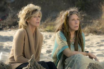 Jane Fonda and Lily Tomlin in the Netflix Original Series Grace and Frankie. Photo by Melissa Moseley for Netflix.Ê