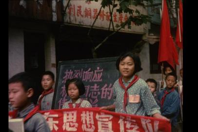 no intenso agora, documentário de joão moreira salles. revolução cultural na china de 1966