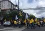 Servidores do Estado protestam em frente à casa de Sartori, em Caxias do Sul