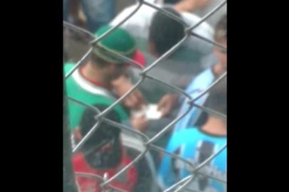 Vídeo de um rodízio de cocaína no pátio do Presídio Estadual de Bento Gonçalves