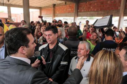 Porto Alegre, RS - 10/11/2017
Ato de reinicio das obras do Centro de Artes e Esportes Unificados da Restinga (CEU)
Local: Centro de Artes e Esportes Unificados da Restinga (CEU)
End.: rua Arno Horn, 211 - Restinga
Foto: Joel Vargas/PMPA