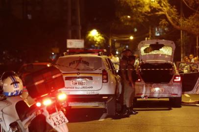  

PORTO ALEGRE, RS, BRASIL, 10/11/2017 - Após perseguição policial, dois suspeitos são mortos pela BM na Avenida Ipiranga (Foto: André Feltes / Agencia RBS)