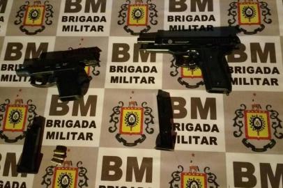 PORTO ALEGRE - armas apreendidas após assalto com dois mortos no zaffari da avenida ipiranga. FOTO: Divulgação/Brigada Militar