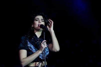  

PORTO ALEGRE, RS, BRASIL, 11/11/2017. Dua Lipa na abertura do show do Coldplay, em Porto Alegre.
Indexador: Anderson Fetter