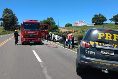 Acidente entre dois veículos deixa três mortos na BR-386, em Soledade