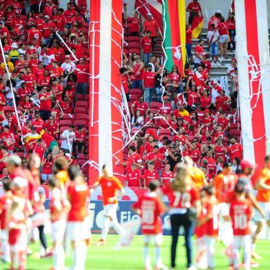  

PORTO ALEGRE, RS, BRASIL, 11.11.2017.
 Inter x Vila Nova no Beira-Rio. O Inter recebe o Vila Nova neste sábado (11), no Beira-Rio, em jogo que pode garantir o acesso à Série A. Confira imagens da torcida e da partida
Foto: Carlos Macedo/Agência RBS