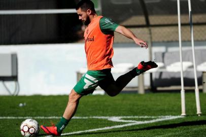  CAXIAS DO SUL, RS, BRASIL, 13/11/2017. Treino pré-jogo do Juventude no Estádio Alfredo Jaconi. Na foto, o meia Bruno Ribeiro. (Diogo Sallaberry/Agência RBS)