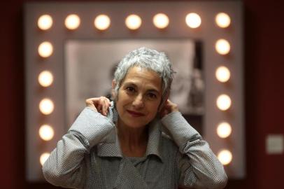  PORTO ALEGRE, RS, BRASIL - 2017.03.17 - Deborah Finocchiaro divulga peça Caio do Céu, no Theatro São Pedro. (Foto: ANDRÉ ÁVILA/ Agência RBS)