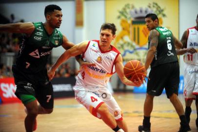  CAXIAS DO SUL, RS, BRASIL 15/11/2017Banrisul Caxias do Sul Basquete x Sendi Bauru. Jogo válido pelo NBB10 disputado no Ginásio do Vascão em Caxias do Sul. (Felipe Nyland/Agência RBS)