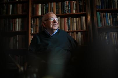  

PORTO ALEGRE, RS, BRASIL 19/09/2016 - Entrevista com Luis Fernando Verissimo para o DOC especial dos 80 anos do escritor. (FOTO: JEFFERSON BOTEGA/AGÊNCIA RBS).