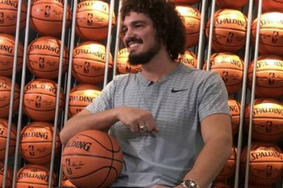 anderson varejão, coletiva, basquete