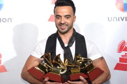 LAS VEGAS, NV - NOVEMBER 16: Luis Fonsi poses in the press room during The 18th Annual Latin Grammy Awards at MGM Grand Garden Arena on November 16, 2017 in Las Vegas, Nevada.   David Becker/Getty Images /AFP