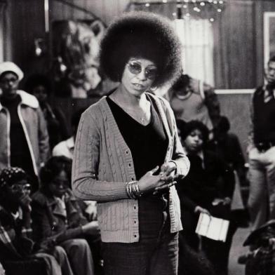 Documentário Libertem Angela Davis