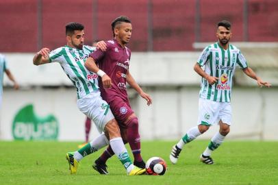  CAXIAS DO SUL, RS, BRASIL, 09/04/2017. Caxias x Juventude, clássico Ca-Ju 283, jogo da volta válido pelas quartas-de-final do Campeonato Gaúcho (Gauchão Ipiranga 2017) e realizado no estádio Centenário. (Porthus Junior/Agência RBS)