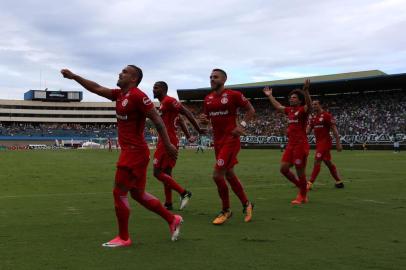 Inter vence o Goiás por 2 a 0 no Serra Dourada pela Série B