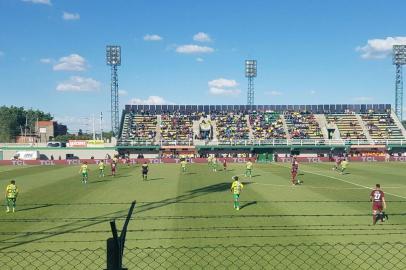 Com time reserva, Lanús é goleado pelo Defensa y Justicia por 3 a 0 no Campeonato Argentino