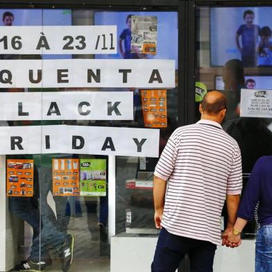  

PORTO ALEGRE, RS, BRASIL, 18-11-2017. Black Friday no centro de Porto Alegre. (FOTO: ANDERSON FETTER/AGÊNCIA RBS)