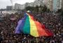 FOTOS: Marcha do Orgulho LGBT leva milhares de pessoas para praia de Copacabana, no Rio