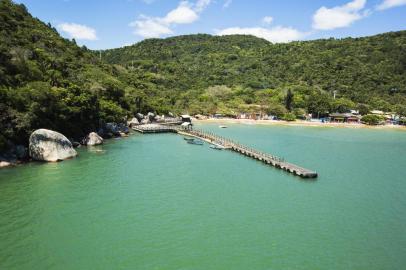 Caderno viagem apresenta as novas atrações de Balneário Camboriú em texto escrito por Marina Krapf.