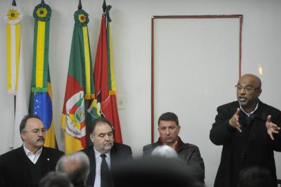  CAXIAS DO SUL, RS, BRASIL, 18/07/2016. Convenção do PMDB no diretório do partido em Caxias elegeu Antônio Feldmann como candidato a vice-prefeito em chapa composta com Edson Néspolo, do PDT. Feldmann disputava a posição com o vereador Edson da Rosa. (Diogo Sallaberry/Agência RBS)