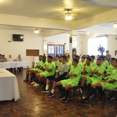 jogadores do avenida se reapresentam