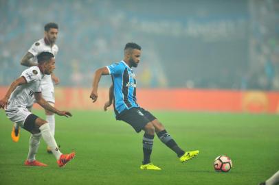  

PORTO ALEGRE, RS, BRASIL, 22.11.2017. Grêmio enfrenta o argentino Lanús, na primeira partida da final da Libertadores 2017, na Arena.

Foto: André Ávila/Agência RBS