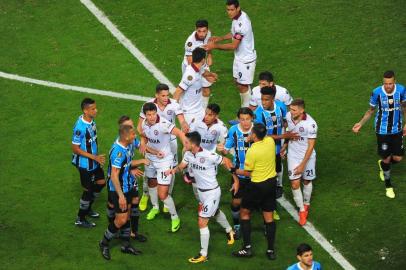  


PORTO ALEGRE, RS, BRASIL, 22.11.2017. Grêmio enfrenta o argentino Lanús, na primeira partida da final da Libertadores 2017, na Arena.

Foto: 
Jefferson Botega/Agência RBS