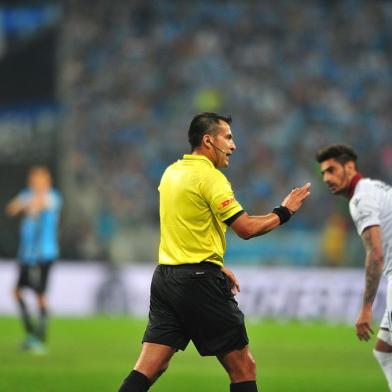  

PORTO ALEGRE, RS, BRASIL, 22.11.2017. Grêmio enfrenta o argentino Lanús, na primeira partida da final da Libertadores 2017, na Arena.

Foto: André Ávila/Agência RBS