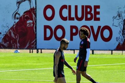  

PORTO ALEGRE, RS, BRASIL, 23-11-2017. Treino do Inter no CT Parque Gigante na reta final do Brasileirão série B. (LAURO ALVES/AGÊNCIA RBS)