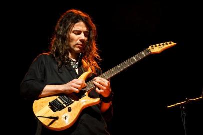 Guitarrista Frank Solari