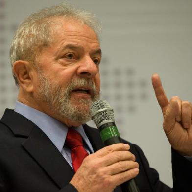  

Brasília- DF 24-04-2017Ex-presidente Lula durante Seminário estratégias para economia brasileira desenvolvimento soberania inclusão Mesa: Foto Lula Marques-Agência PT
Indexador: LULA MARQUES