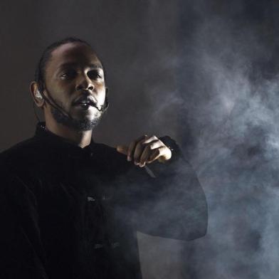 Rapper Kendrick Lamar performs at the Coachella Valley Music And Arts Festival on April 16, 2017, in Indio, California. / AFP PHOTO / VALERIE MACON