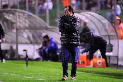 CAXIAS DO SUL, RS, BRASIL, 28/07/2017. Juventude x América-MG, jogo válido pela 17ª rodada da Série B do Campeonato Brasileiro e realizado no Estádio Alfredo Jaconi. Na foto, técnico do América-MG, Enderson Moreira. (Porthus Junior/Agência RBS)