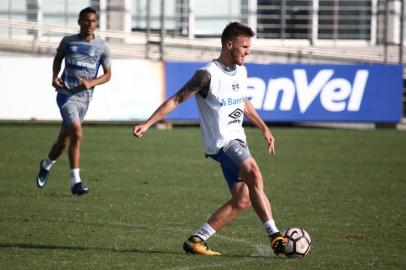  PORTO ALEGRE, RS, BRASIL - Grêmio treina antes de embarcar para Buenos Aires para decidir a Libertadores 2017 contra o Lanús. Na foto, Bressan.