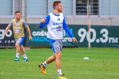 RS - FUTEBOL/TREINO GREMIO  - ESPORTES - Jogadores do Gremio realizam treino durante a manha deste domingo no Centro de Treinamentos Luiz Carvalho, na preparacao para a grande final da Libertadores da America 2017. FOTO: LUCAS UEBEL/GREMIO FBPA