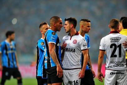  PORTO ALEGRE, RS, BRASIL, 22.11.2017. Grêmio enfrenta o argentino Lanús, na primeira partida da final da Libertadores 2017, na Arena. No lance, Jael.Foto: André Ávila/Agência RBS