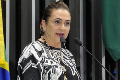  

Plenário do Senado durante sessão deliberativa ordinária.
 
Em discurso, à tribuna, senadora Kátia Abreu (PMDB-TO).
 
Foto: Waldemir Barreto/Agência Senado
Local: BrasÃ­lia
Indexador: Waldemir Barreto
Fonte: AgÃªncia Senado
Fotógrafo: w