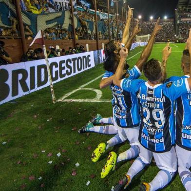 Gremio x Lanus

RS - FUTEBOL/GREMIO X LANUS  - ESPORTES - Lance da partida entre Gremio e Lanus disputada nesta quarta-feira no estÃ¡dio La Fortaleza valida pela grande final da Libertadores da America 2017. FOTO: /GREMIO FBPA

Editoria: SPO
Indexador: Lucas Uebel
Secao: futebol
Fonte: Gremio.net
Fotógrafo: Gremio 