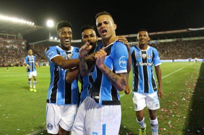 Luan comemora o gol contra o Lanús na final da Libertadores