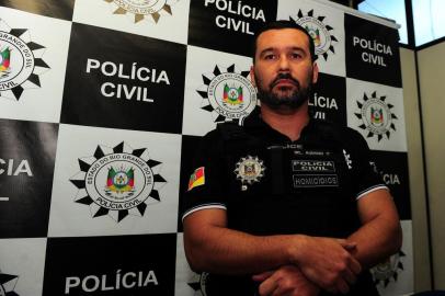  CAXIAS DO SUL, RS, BRASIL, 17/08/2017. Polícia Civil prende suspeitos da morte de Luciano Vargas Silva, 45 anos, cujo pedaços do corpo foram encontrados em um contêiner de lixo na Rua Sinimbu na madrugada de 02/08. João Carlos da Rosa Gomes, 63, e Alminda da Rosa Gomes, 54, foram presos no interior de Palhoça, SC. (Porthus Junior/Agência RBS)